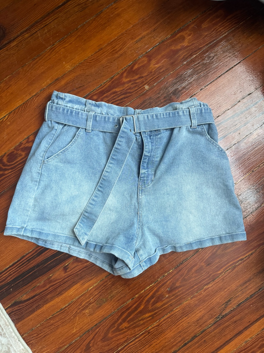 No Boundaries Light Blue High-Rise Denim Shorts with Belt